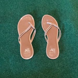 Women’s American Eagle Tan Flip Flops NEW